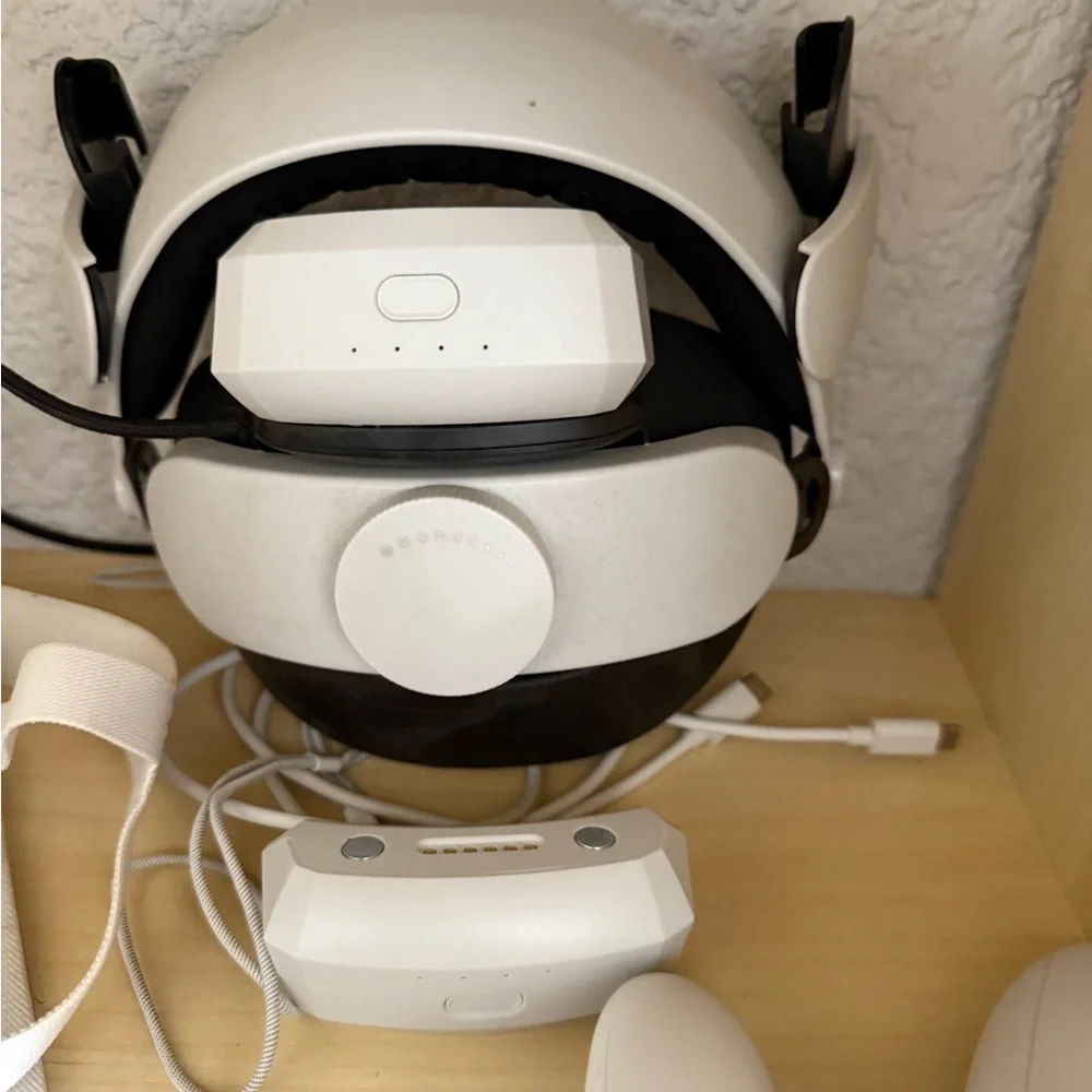 White and Black Standalone VR Headset with Controllers